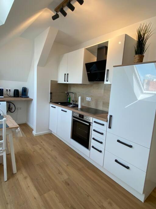 Modernes City Apartment Nahe Hbf Emden Exterior photo